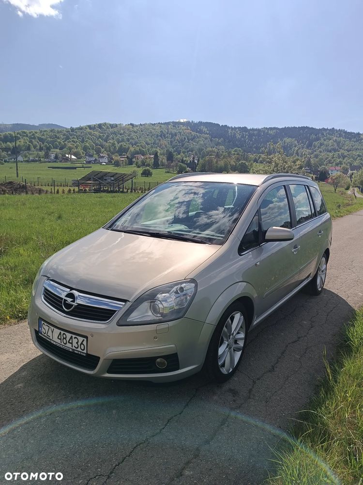 Opel Zafira 1.8 Sport - 1