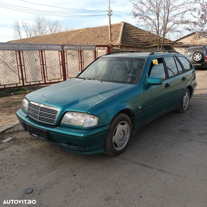 Dezmembrari  Mercedes-Benz C-CLASS (W202)  1993  > 2001 C 220 D Motor