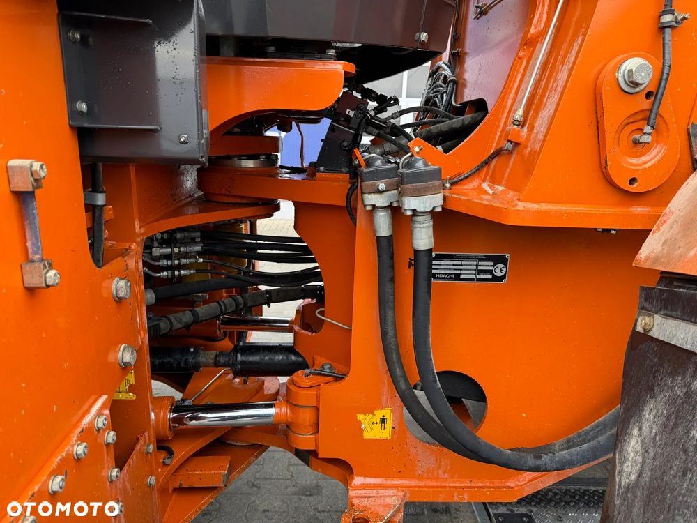 Hitachi ZW310-6 - 22