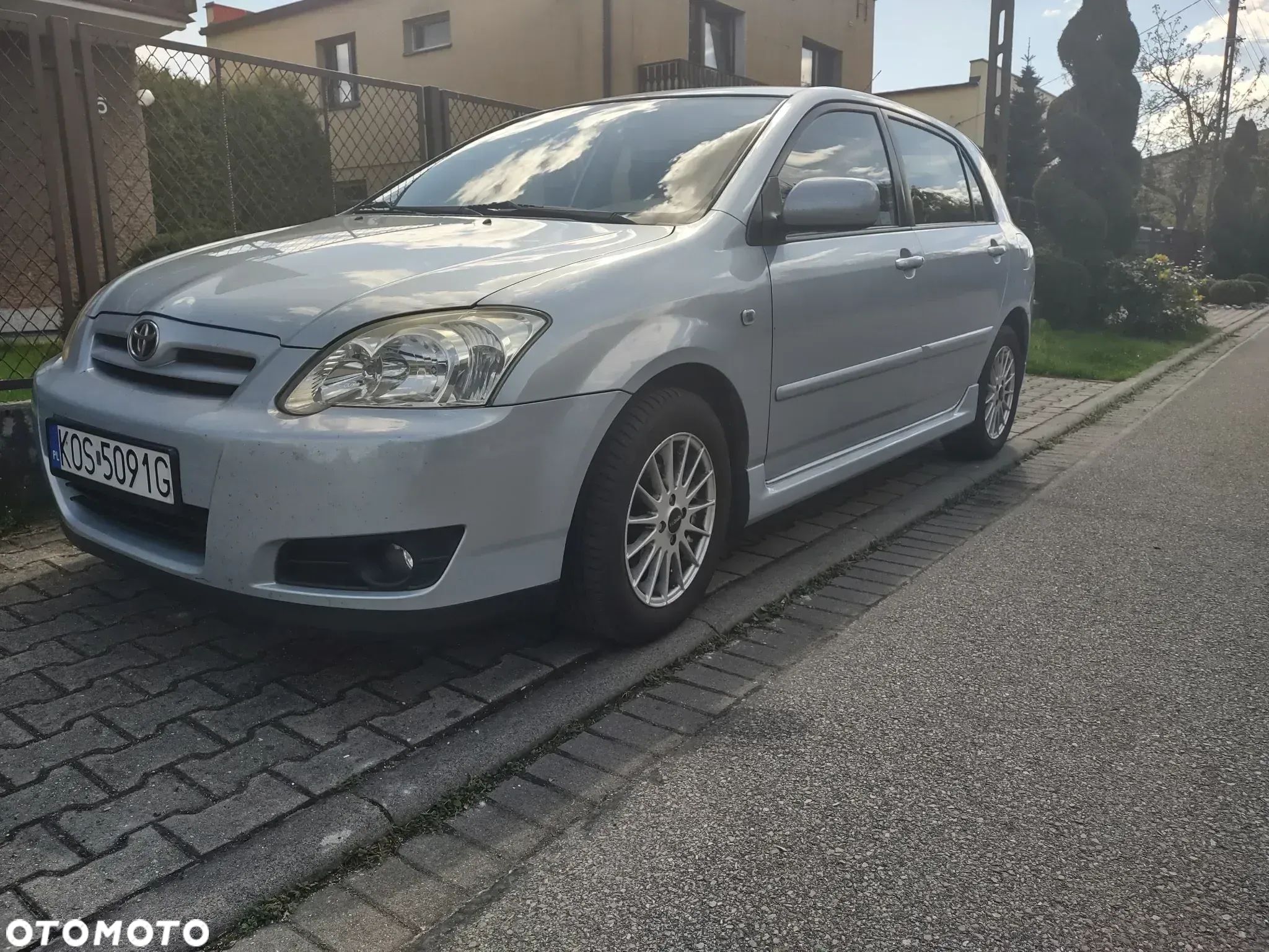 Toyota Corolla - 1