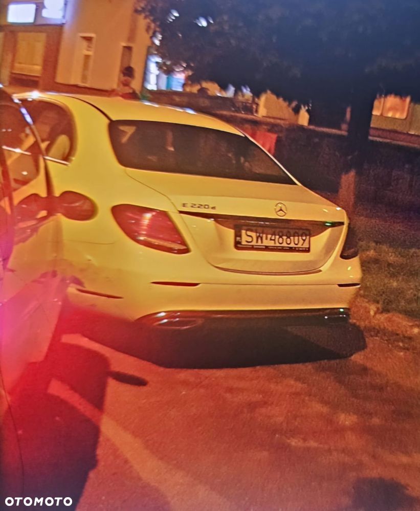 Mercedes-Benz Klasa E 220 d 9G-TRONIC - 27
