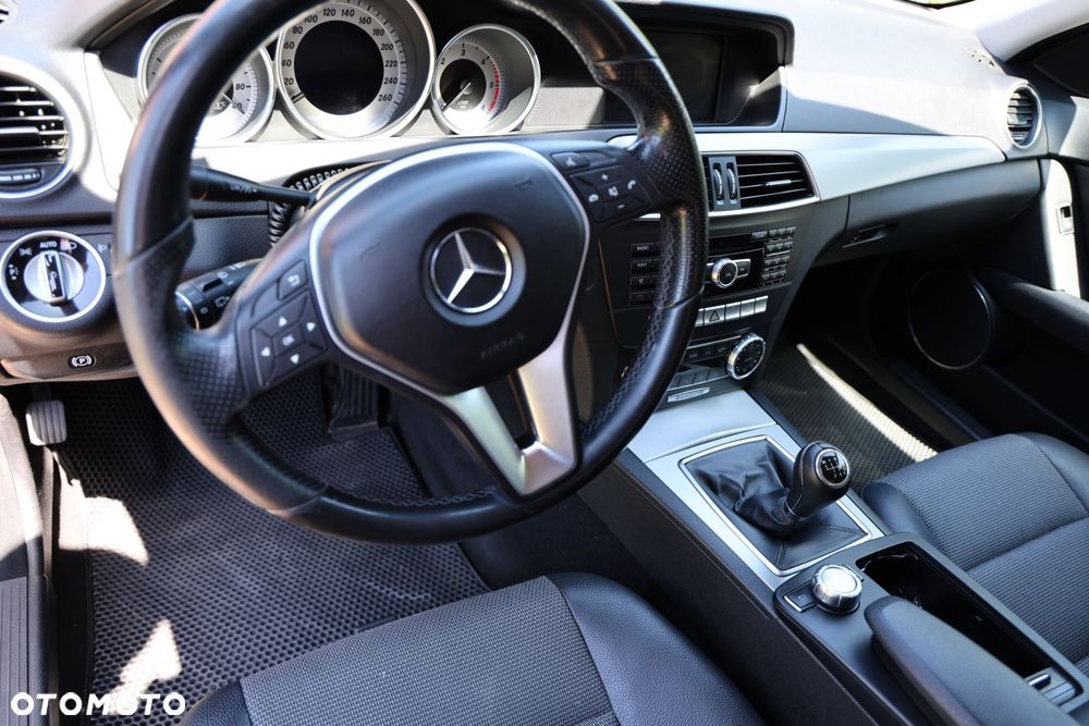 Mercedes-Benz Klasa C 200 CDI BlueEff Avantgarde - 17