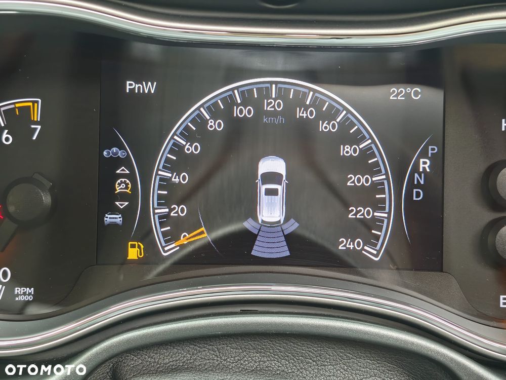 Jeep Grand Cherokee - 28