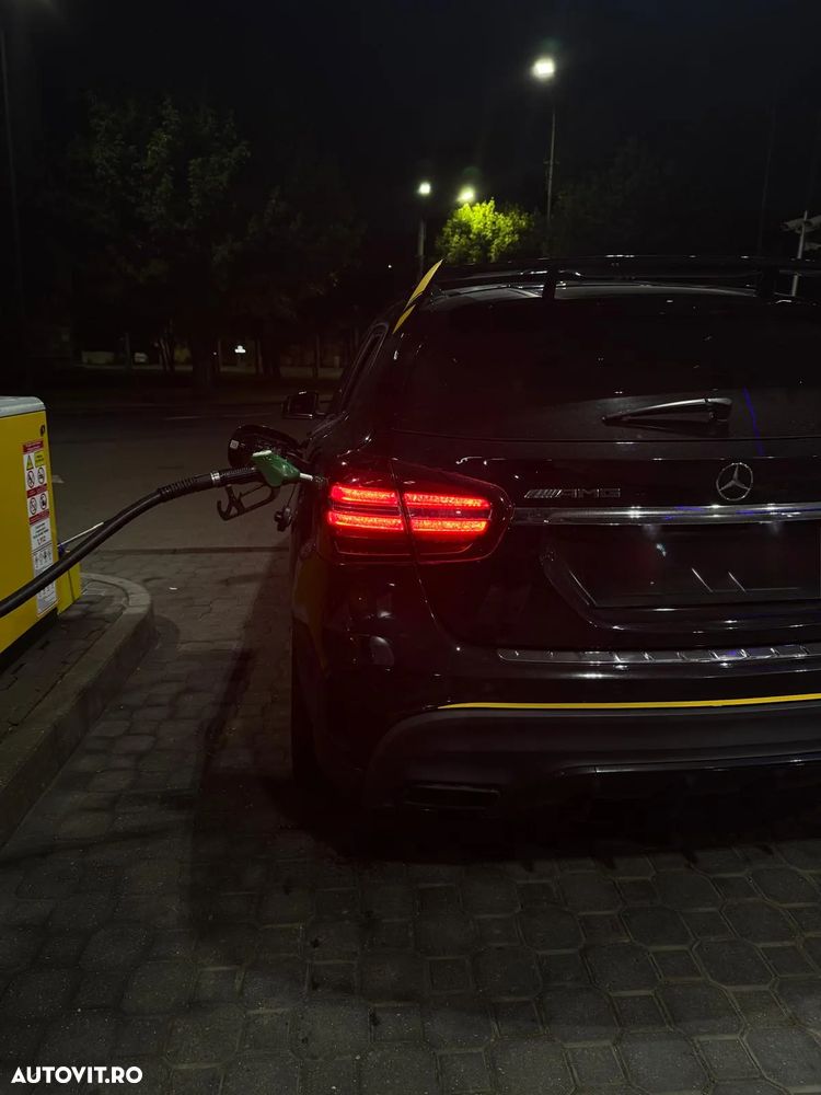 Mercedes-Benz GLA - 4