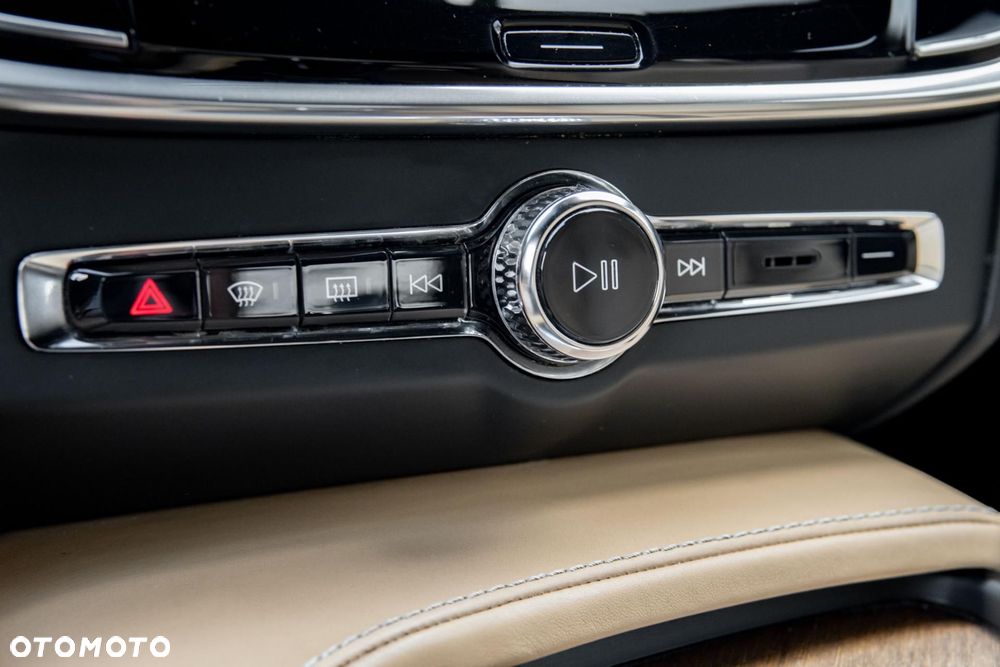 Volvo V90 D4 Inscription - 31