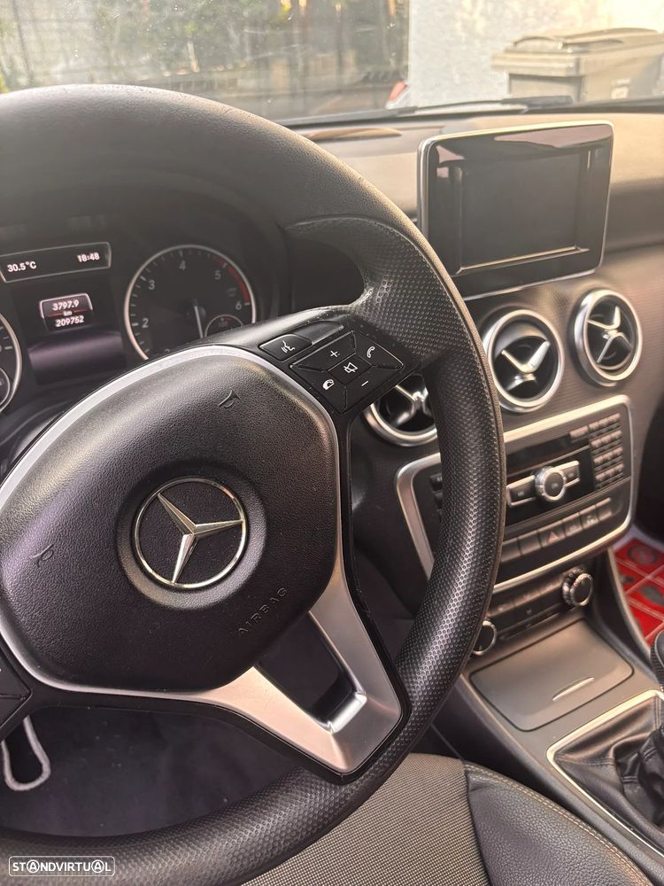 Mercedes-Benz A 180 CDI BE Edition Urban - 4
