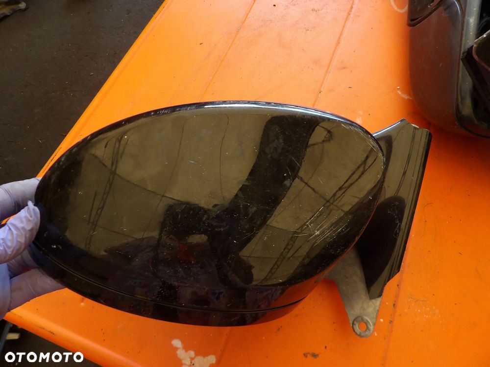 BMW - E92 - KOLOR 668 - 3PIN - LEWE LUSTERKO ZEWNĘTRZNE - UK - 2