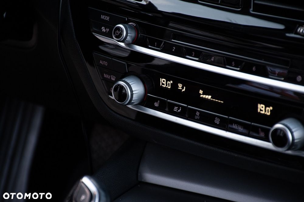 BMW Seria 5 520d Luxury Line - 31