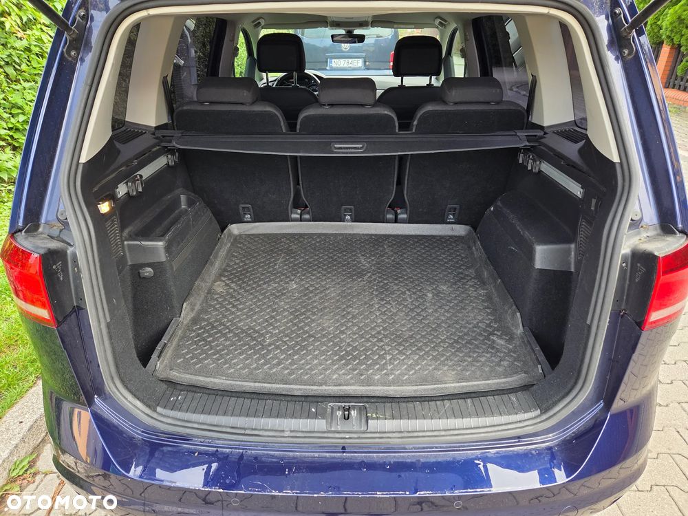Volkswagen Touran 2.0 TDI SCR UNITED - 8
