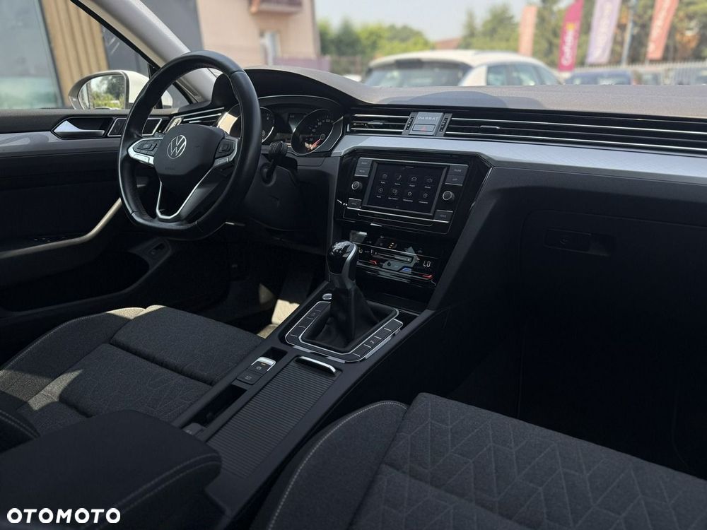 Volkswagen Passat 1.5 TSI EVO Business - 12