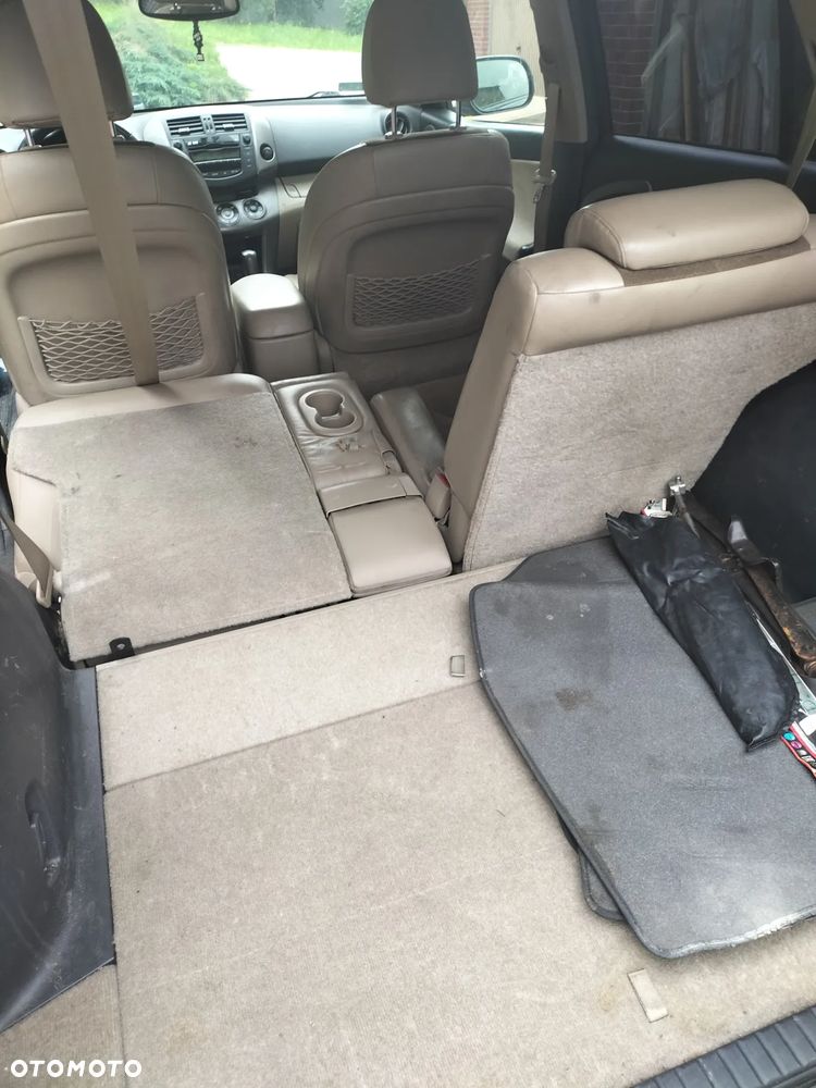Toyota RAV4 - 13
