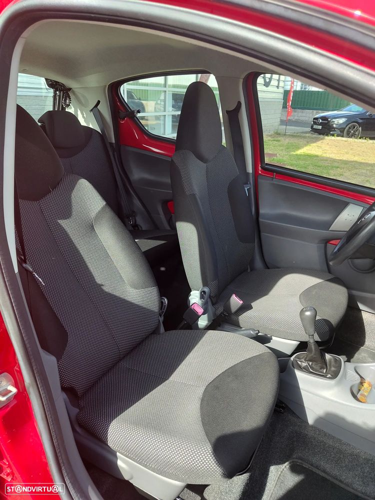 Toyota Aygo Blue - 8