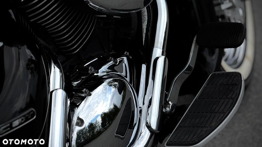 Suzuki Boulevard - 27