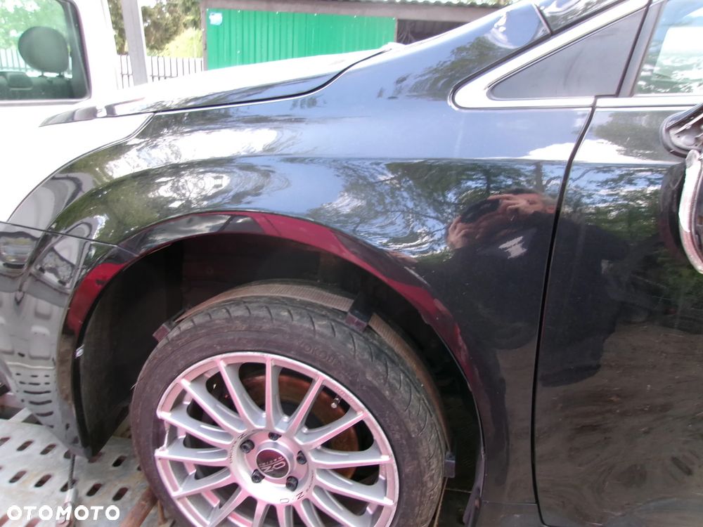 BŁOTNIK L.P TOYOTA AVENSIS T27 09-14 209 - 1