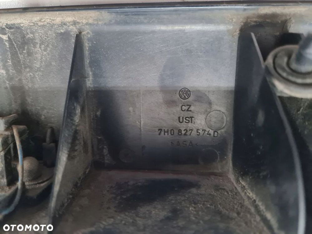 VW T5 listwa blenda oświetlenie tablicy drzwi tył 7H0827574D - 3