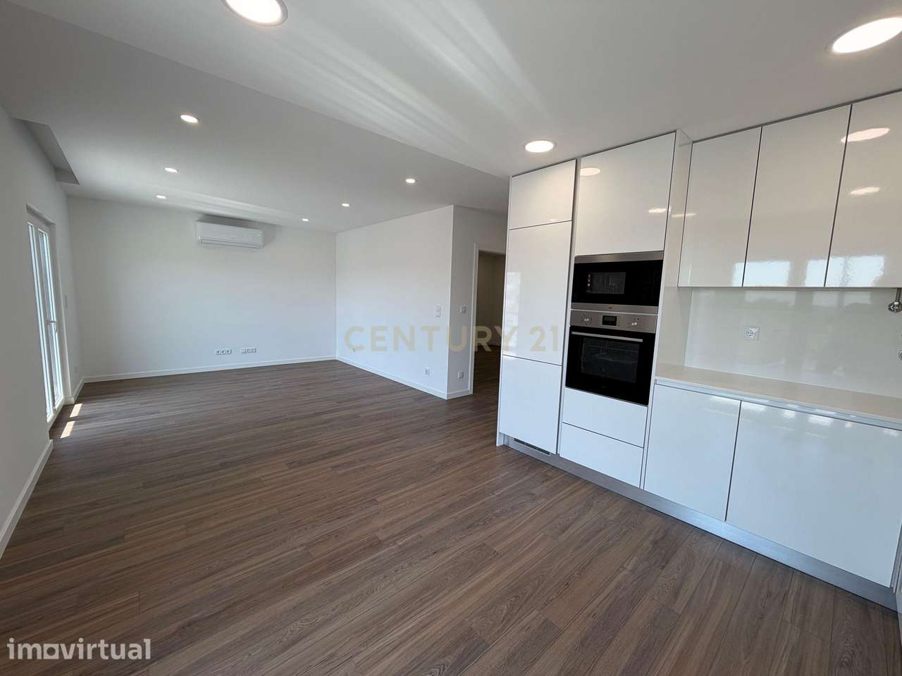 Sintra – Apartamento T1 a estrear com 2 varandas - Grande imagem: 2/15