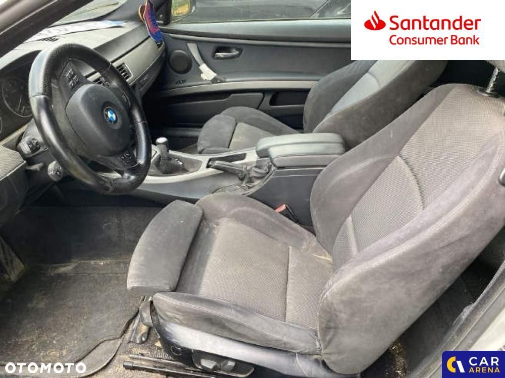 BMW Seria 3 325i - 23