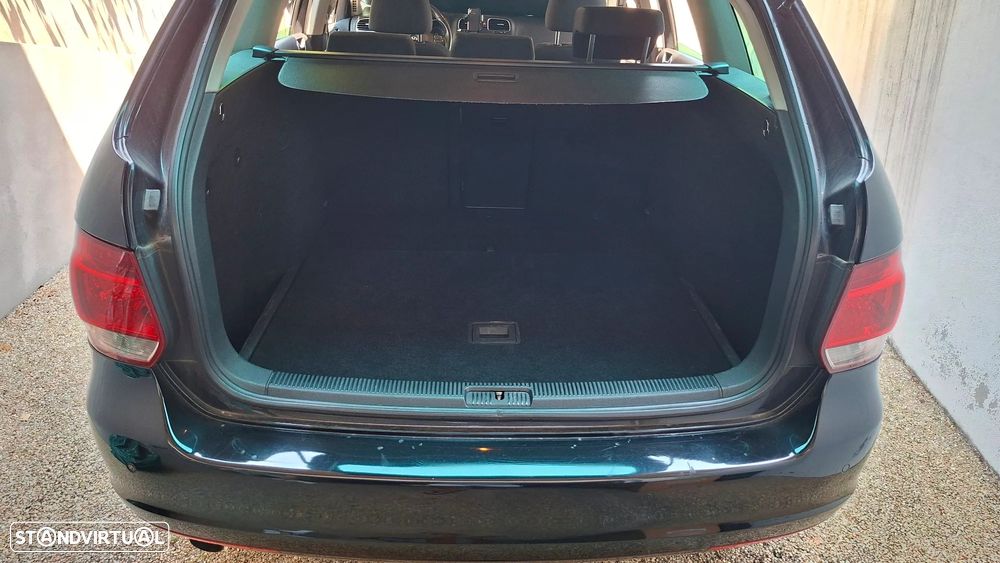 VW Golf Variant 1.6 TDi Highline DSG - 16