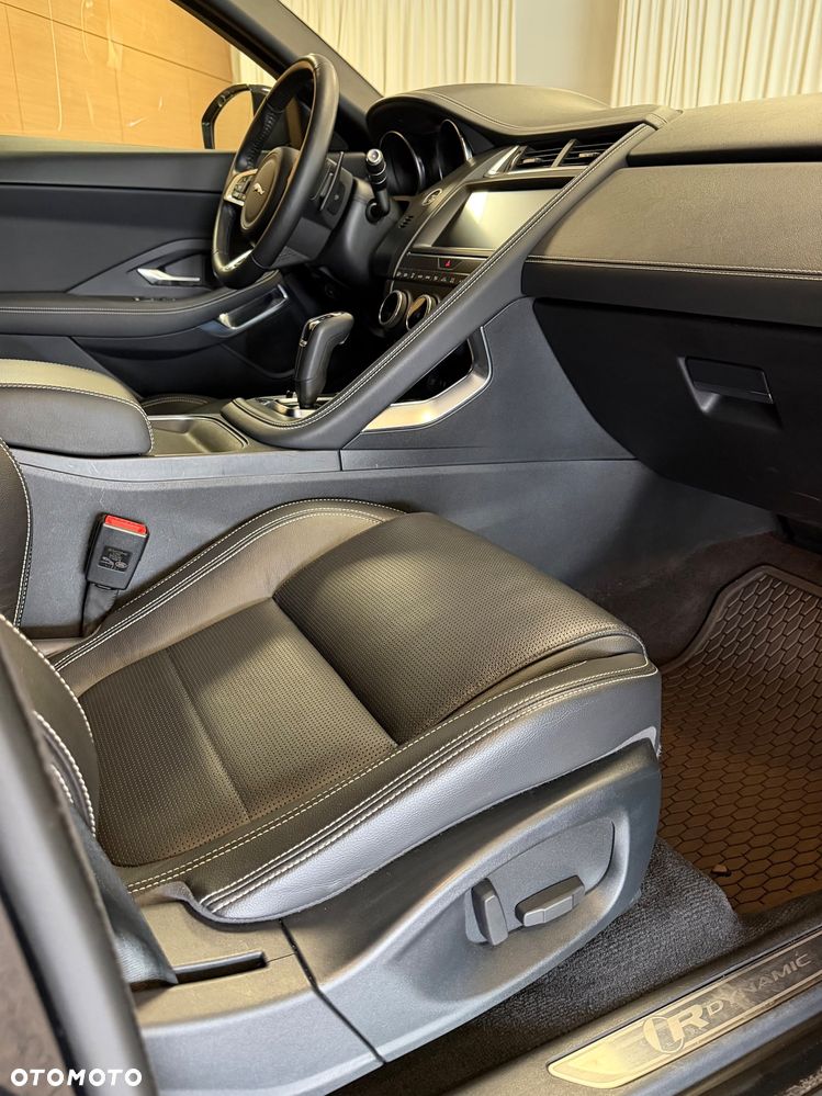 Jaguar E-Pace 2.0 i4P AWD R-Dynamic - 11