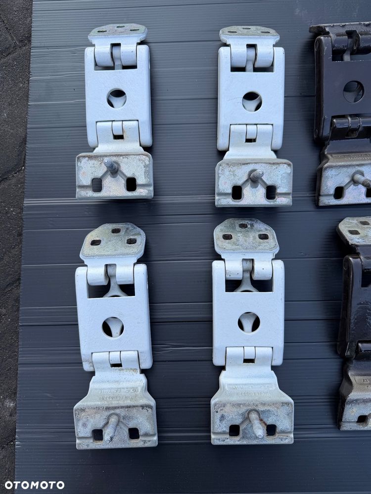 Zawias drzwi tylnych 270 stopni Renault Master III 844009783R - 6