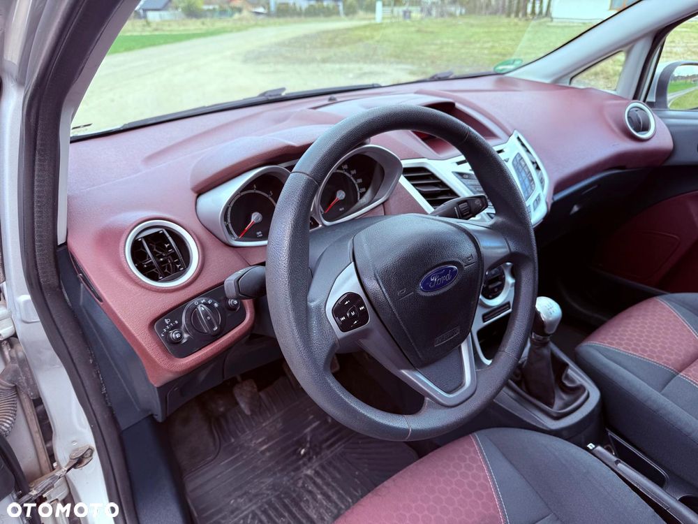 Ford Fiesta 1.4 Champions Edition - 17