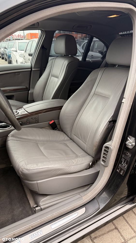 BMW Seria 7 740i - 7