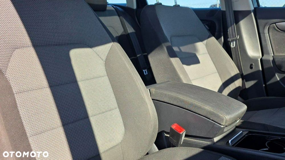 Volkswagen Passat - 21