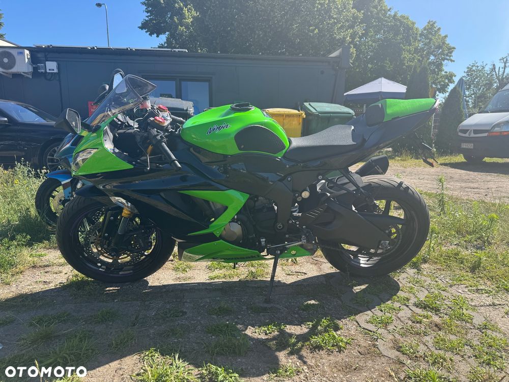 Kawasaki ZXR - 12