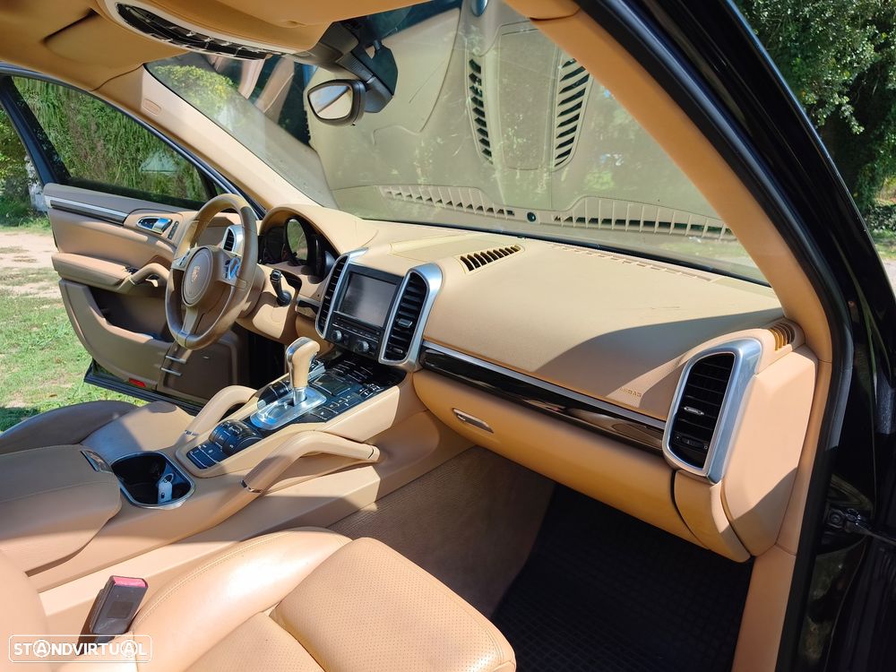 Porsche Cayenne Platinum Edition - 23