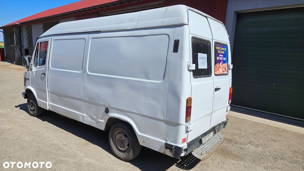 Mercedes-Benz 208 - 3