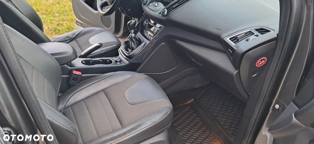 Ford Kuga 2.0 TDCi AWD Titanium - 18