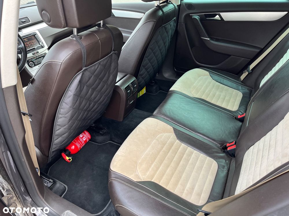 Volkswagen Passat 2.0 TDI DPF DSG 4Motion Highline - 17