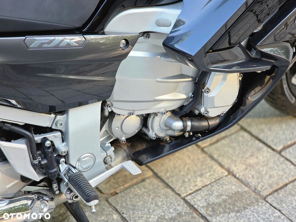 Yamaha FJR - 13