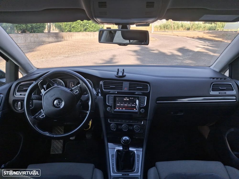 VW Golf 1.6 TDi Highline - 9