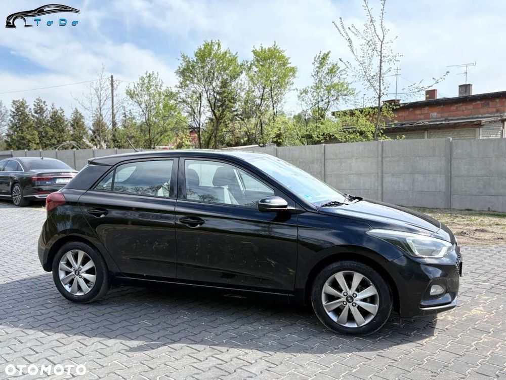 Hyundai i20 blue 1.2 Classic - 10
