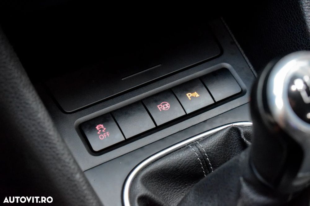 Volkswagen Golf 2.0 TDI DPF GTD - 23