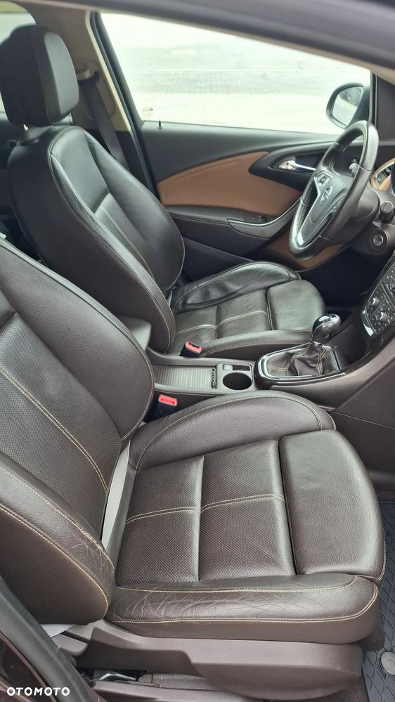 Opel Astra 1.4 Turbo Exklusiv - 10