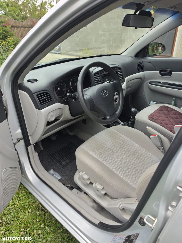 Hyundai Accent 1.4 GL - 5