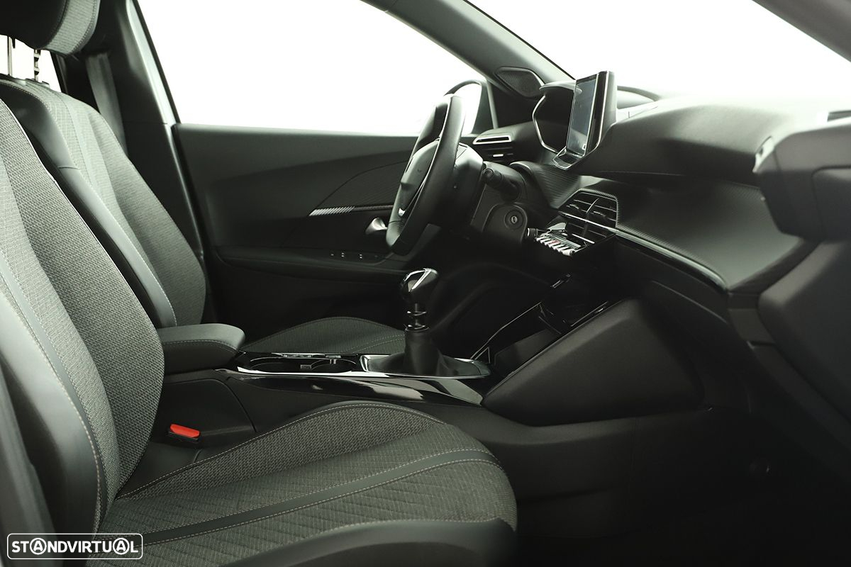 Peugeot 2008 1.2 PureTech Allure - 24