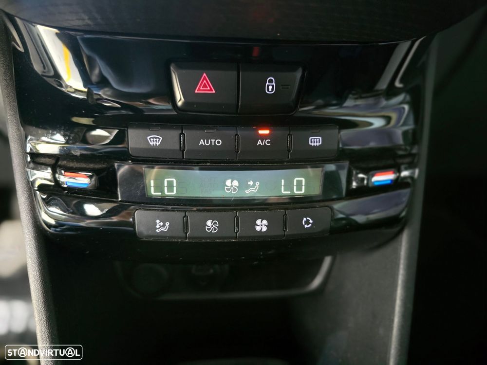 Peugeot 2008 1.2 PureTech Allure - 13