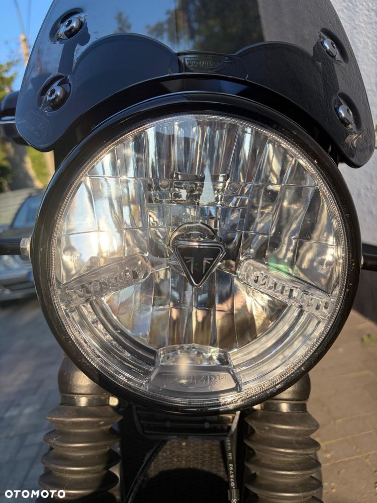 Triumph Bonneville - 16