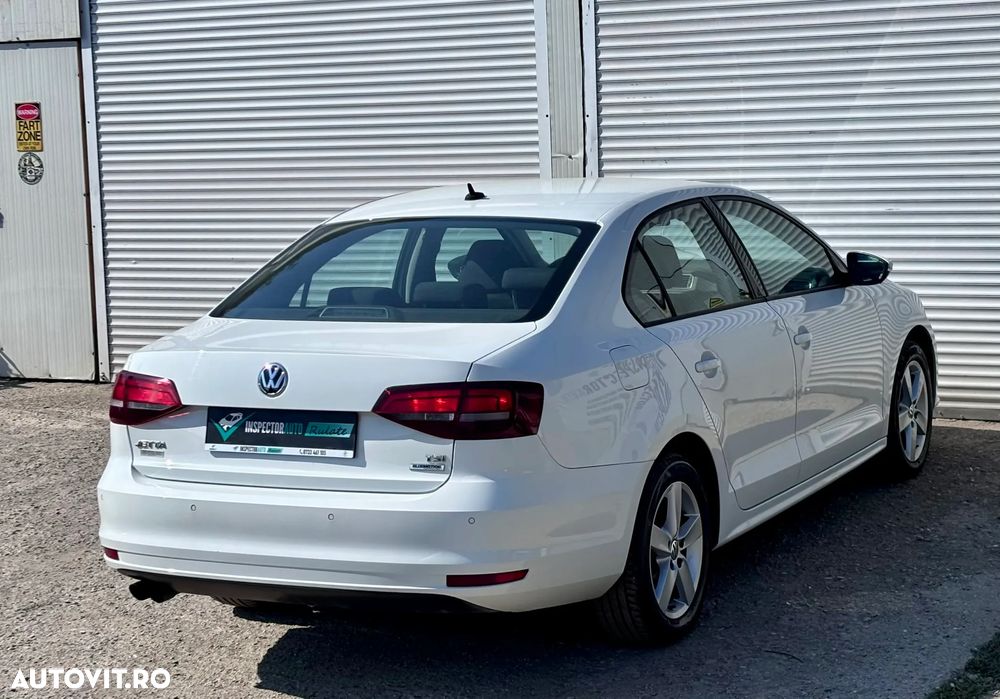 Volkswagen Jetta 1.4 TSI Comfortline - 13