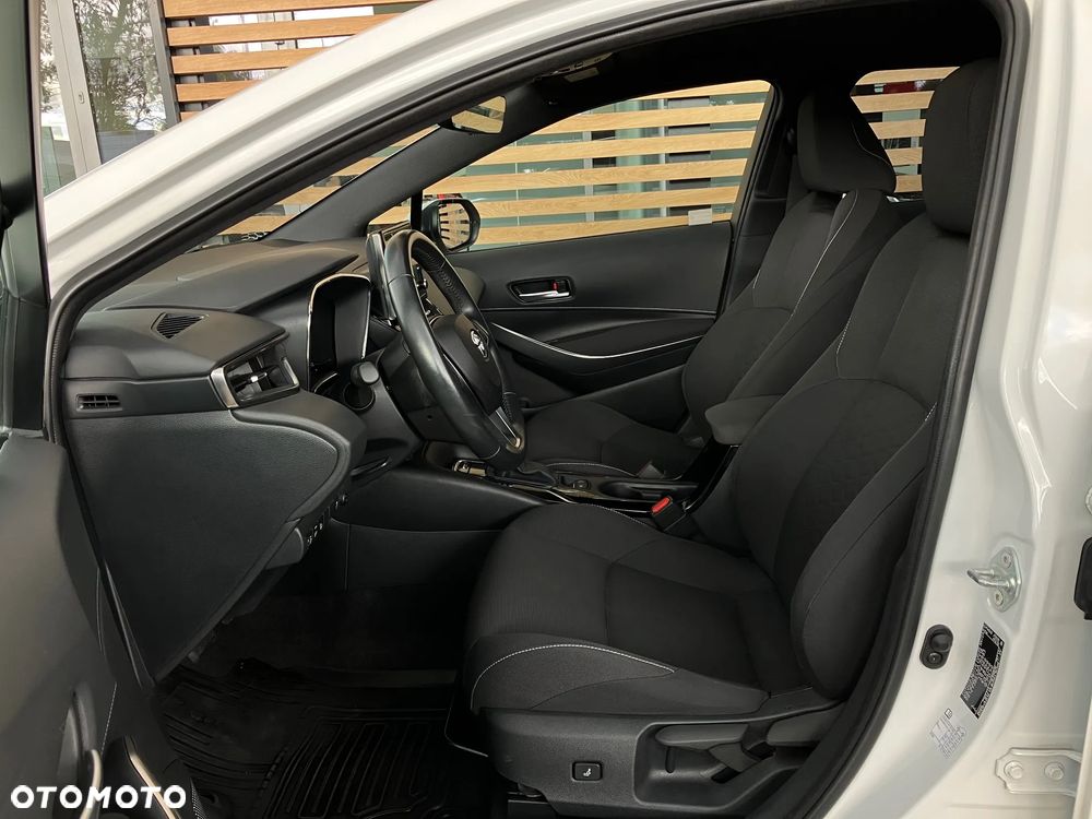 Toyota Corolla 1.8 Hybrid Comfort - 34