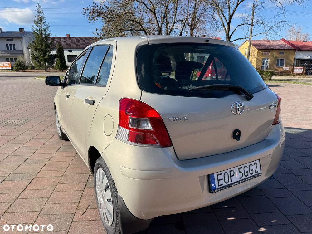 Toyota Yaris 1.33 Luna - 24