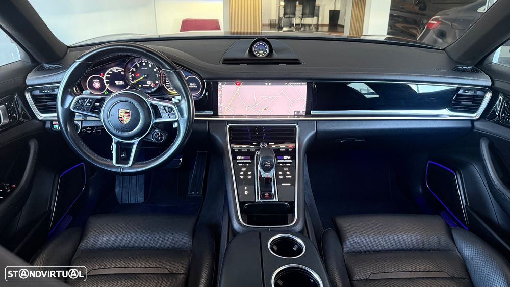 Porsche Panamera 4 E-Hybrid - 12