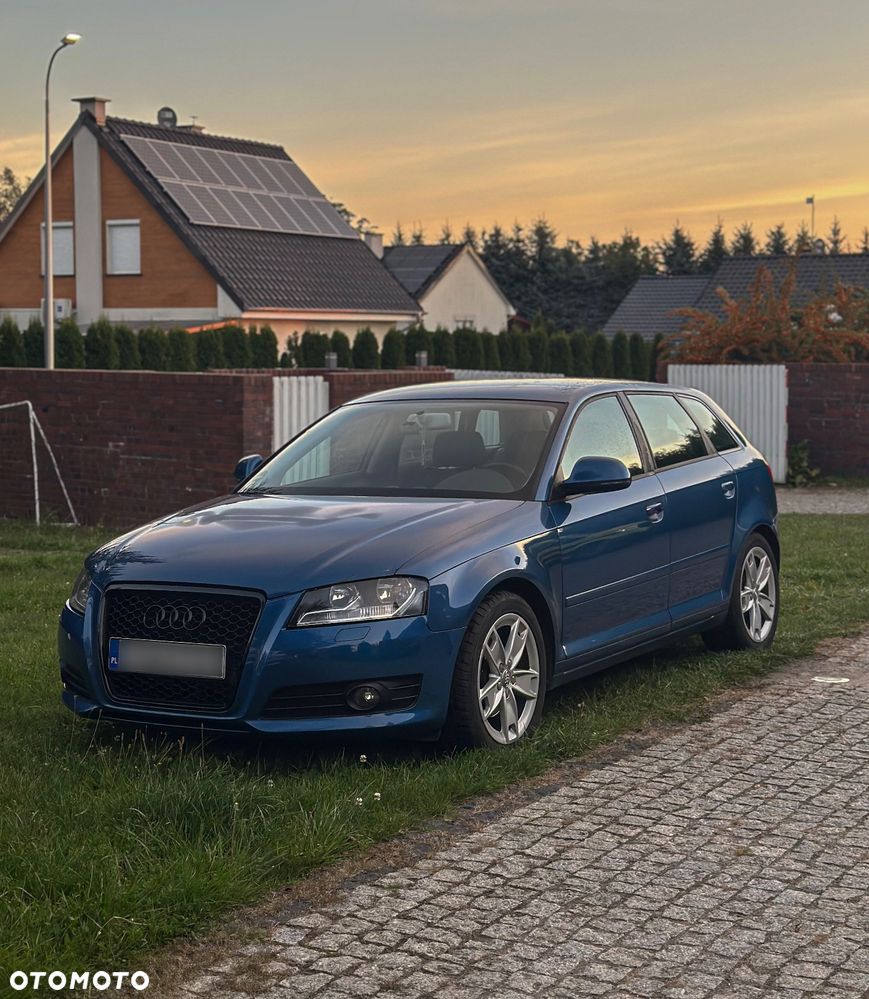 Audi A3 Sportback - 1