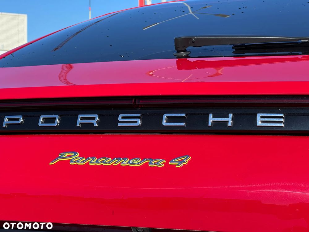 Porsche Panamera 4 E-Hybrid - 8