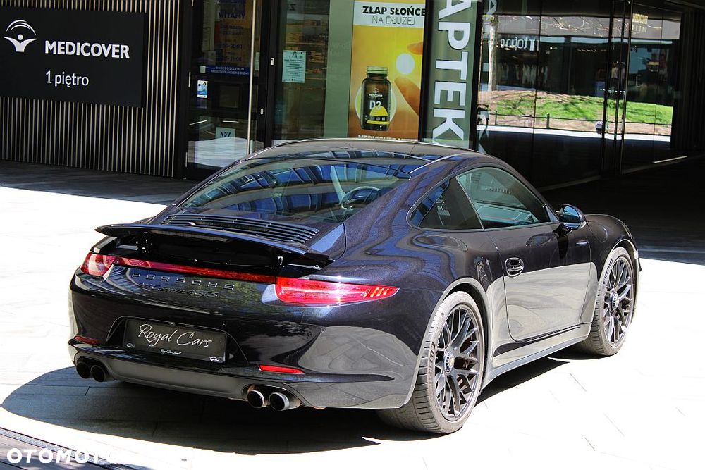 Porsche 911 Carrera 4 GTS PDK - 4