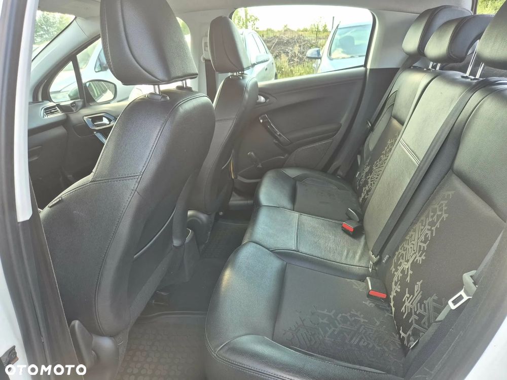 Peugeot 208 1.4 HDi Business Line - 15