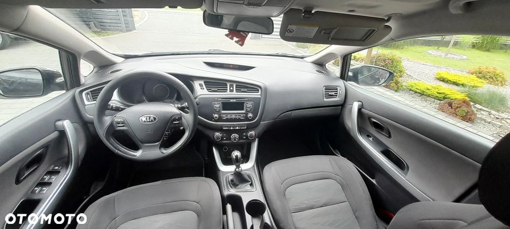 Kia Ceed - 11